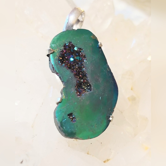 Artisan Jewelry - NWOT Titanium Druzy Quartz Pendant Necklace .925 Sterling Overlay